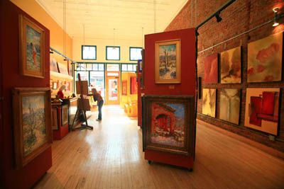 Inside Belleza Gallery